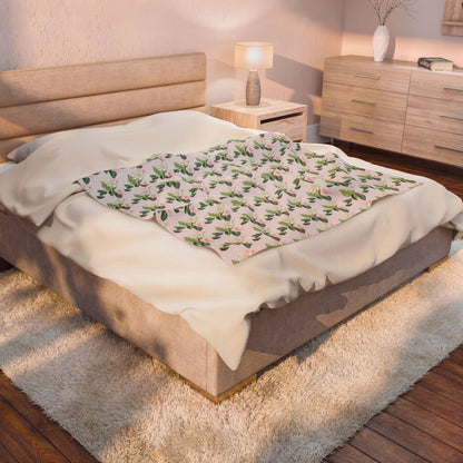 Personalize it! Floral Rose Pattern Velveteen Plush Blanket – Soft Pink Botanical Throw