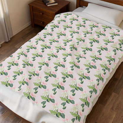Personalize it! Floral Rose Pattern Velveteen Plush Blanket – Soft Pink Botanical Throw