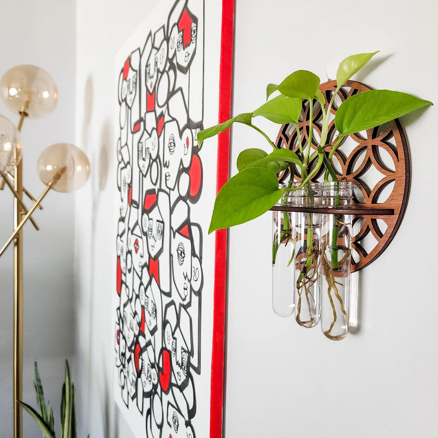 Wooden Circle Wall Planter with 3 Test Tubes — Indoor Plant Propagation Station & Hanging Vase Rack